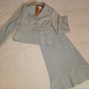 FRANCO MIRABELLI ladies 2 pce skirt suit